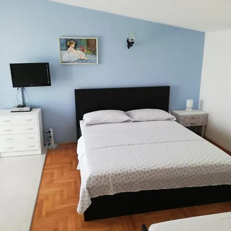Zlatko Slobodan Apartment *