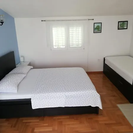 Apartment Zlatko Slobodan Stomorska