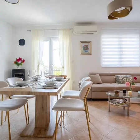 Apartamento Zlatko Slobodan Stomorska
